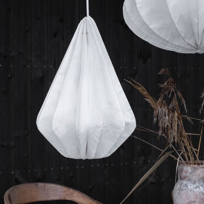 Zewnętrzna lampa wisząca tyvek biała Pinecone